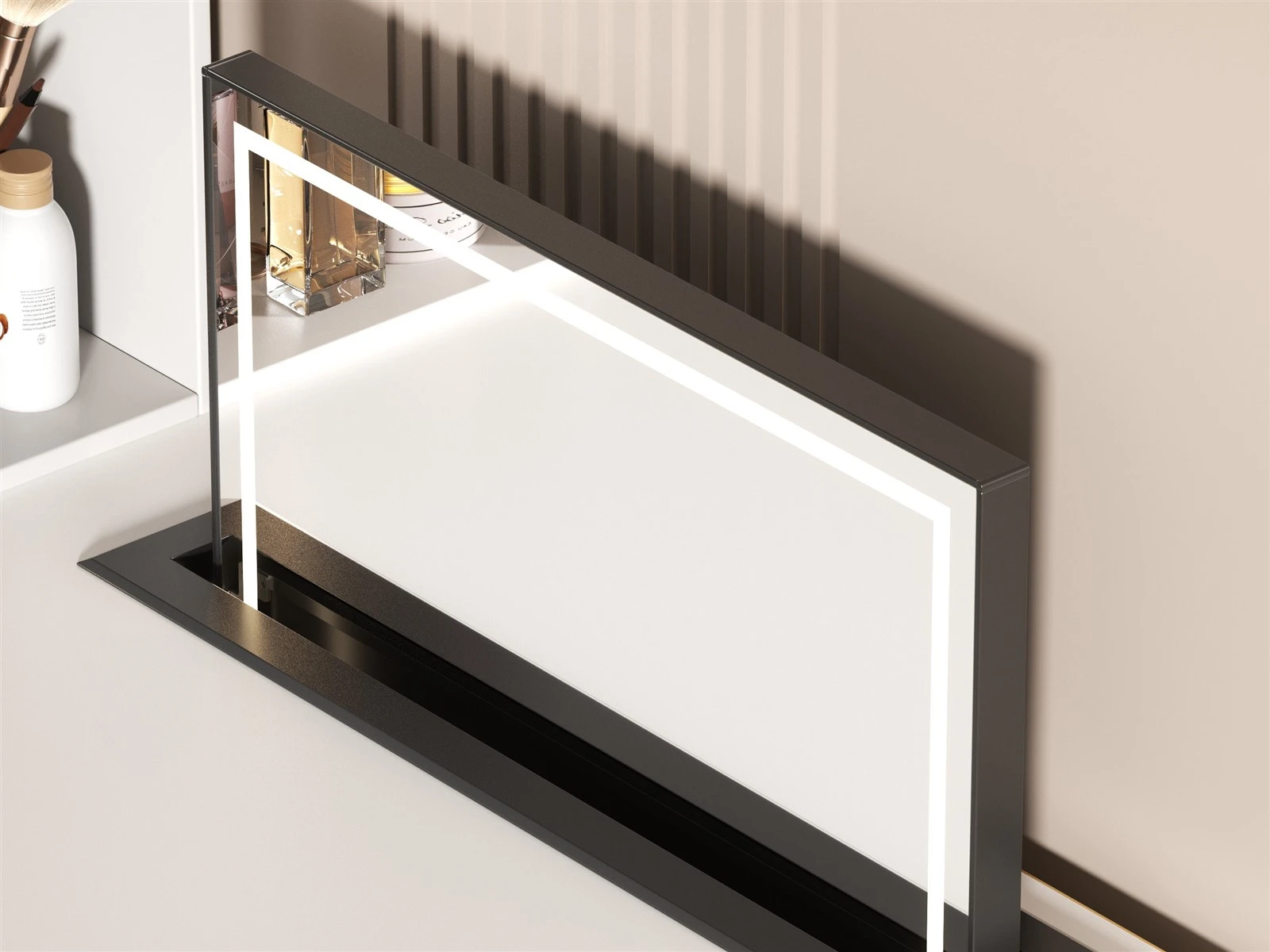 A makeup mirror made of eco-friendly mirror material A makeup mirror made of eco-friendly mirror material